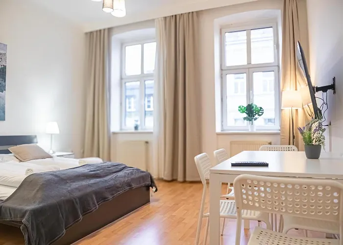 Comfortable 2br Apt-near Wiener Stadthalle Vienna