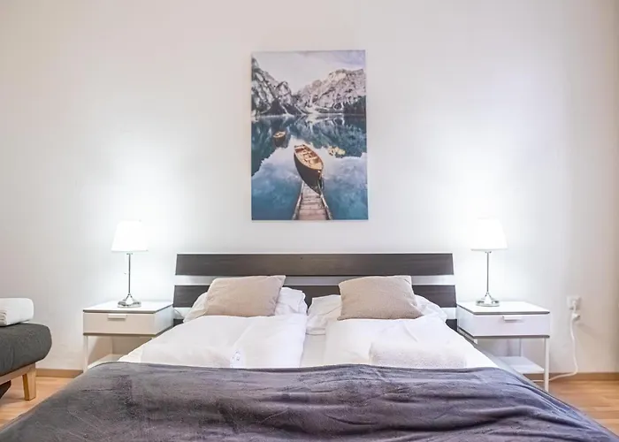 Comfortable 2br Apt-near Wiener Stadthalle Vienna